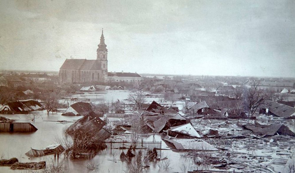 Schwarz-weiß Foto der Tisza im Jahr 1897
